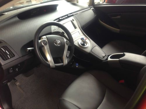 Prius 4 2012 LOADED - Navigation, Leather,  JBL Audio,  Solar Roof/Sun Roof, US $24,000.00, image 2