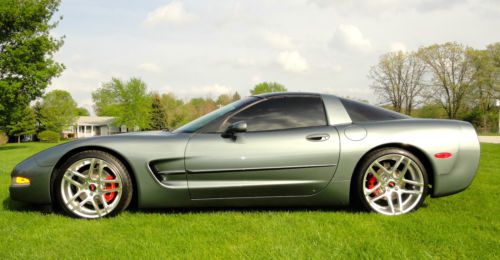 2004 chevrolet corvette base coupe 2-door 5.7l