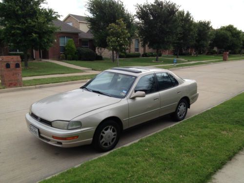 1992 toyota camry xle sedan 4-door 3.0l