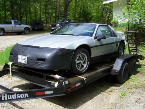 1986 pontiac fiero se coupe  v6