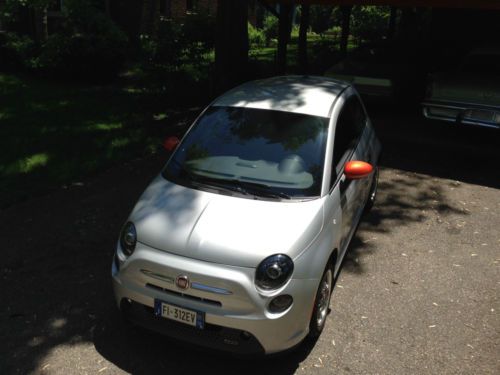 2013 fiat 500e -- plug in with style and efficiency!