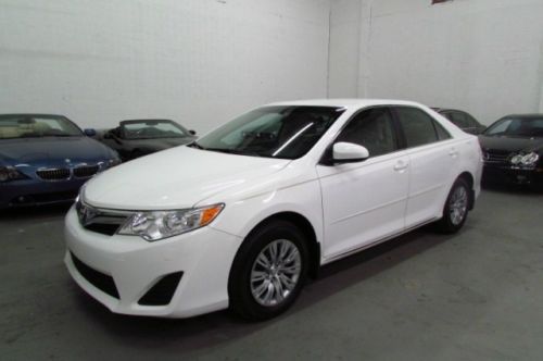2013 toyota camry le - touchscreen - bluetooth - usb -