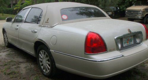 LINCOLN SIGNATURE TOWN CAR LIKE NEW, image 9