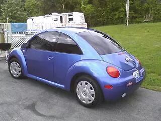 2001 volkswagen beetle 5 speed, blue,127k, daily driver, col air,good heat