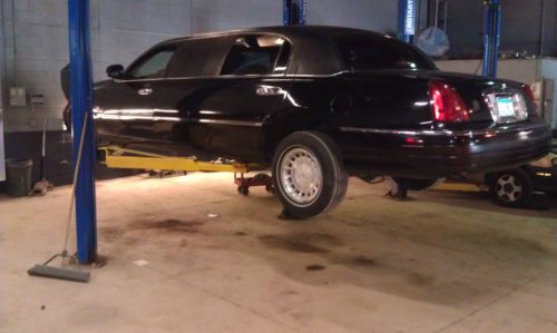 2000 Lincoln Towncar  Custom Limo By LCW, image 6