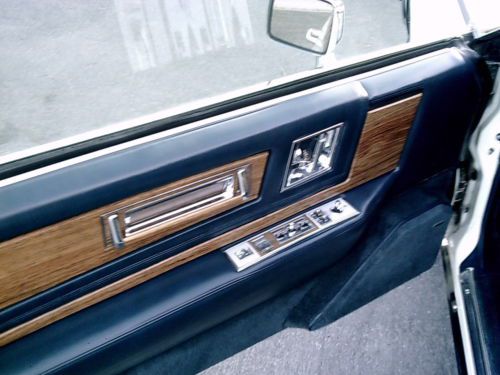 1985 Eldorado BIARRITZ - Cotillion White - Dark Blue Leather, US $7,995.00, image 13