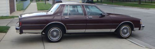 1990 chevrolet caprice classic ls  sedan 4-door 5.0l. no accidents.