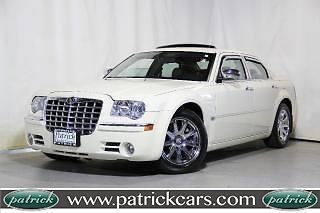 No reserve 300c hemi v8 heated leather sunroof carfax certified backup sensors