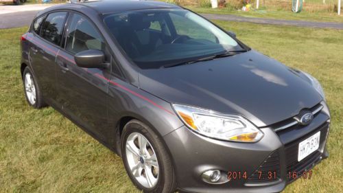 2012 ford focus se hatchback 4-door 2.0l