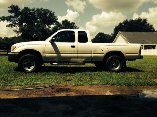 2000 toyota tacoma sr5 extended cab pickup 2-door 3.4l