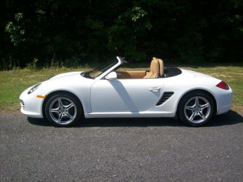 Mint 2011 boxster 2.9  pdk,sports chrono package,dual exhaust tips w/warranty !
