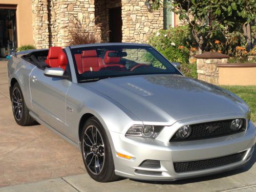 2013 ford mustang gt convertible 2-door 5.0l