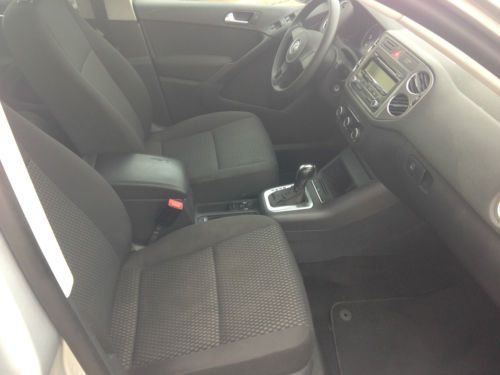 2011 Volkswagen Tiguan S Sport Utility 4-Door 2.0L, US $10,995.00, image 9