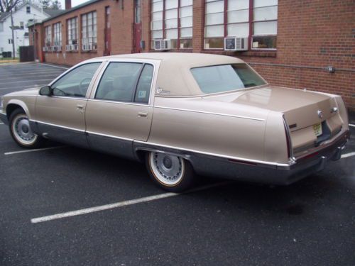 1996 cadillac fleetwood brougham sedan 4-door 5.7l