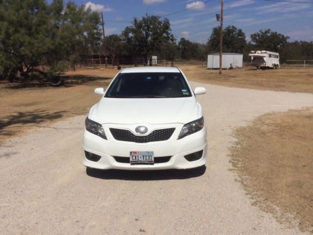 2010 - toyota camry