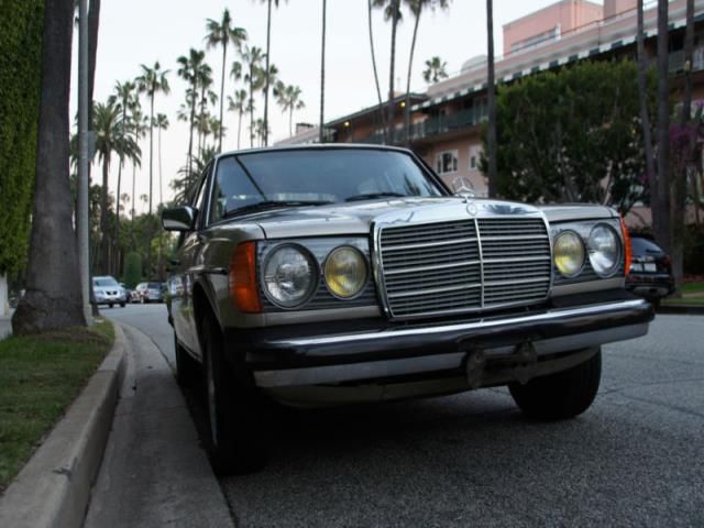 Mercedes-benz 300-series base sedan 4-door