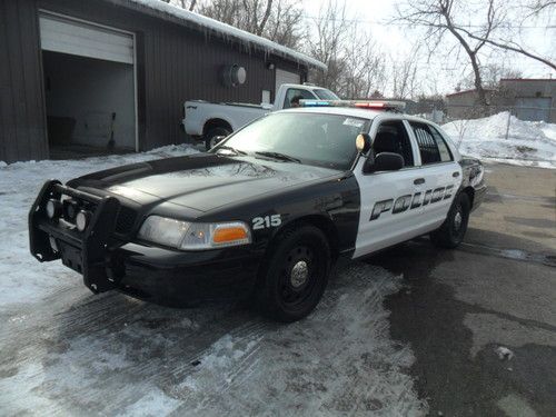 Fully functional police car, all led lights / siren / full cage / rare find !!!