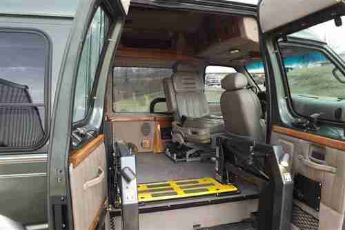 Wheelchair van, image 3