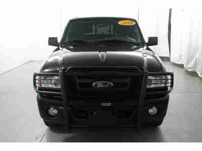 Sport Truck 4.0L CD 4X4 6 cylinder  w/MP3/SAT Low miles topper linex Certified, image 3