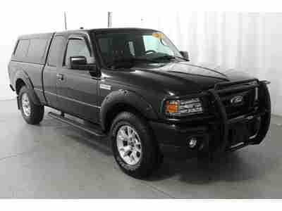 Sport Truck 4.0L CD 4X4 6 cylinder  w/MP3/SAT Low miles topper linex Certified, image 5