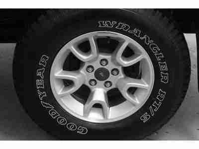 Sport Truck 4.0L CD 4X4 6 cylinder  w/MP3/SAT Low miles topper linex Certified, image 13