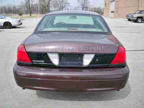 2002 Ford Crown Victoria Police Interceptor, image 3