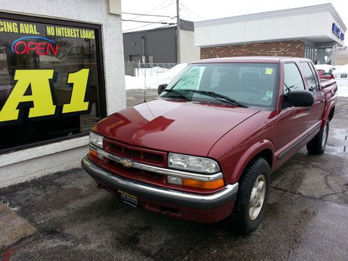 2001 chevrolet s10 crew cab ls 4x4 tunnel cover, bedliner 4 door only 117k