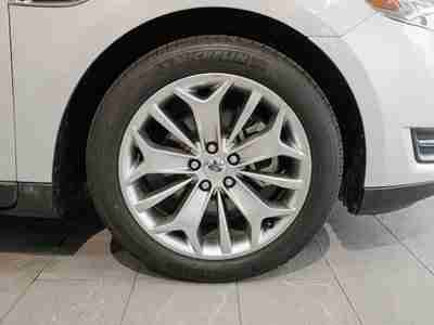 Limited 3.5L Front Wheel Drive 6 Cylinder 19