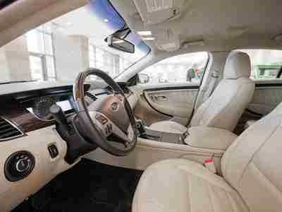 Limited 3.5L Front Wheel Drive 6 Cylinder 19