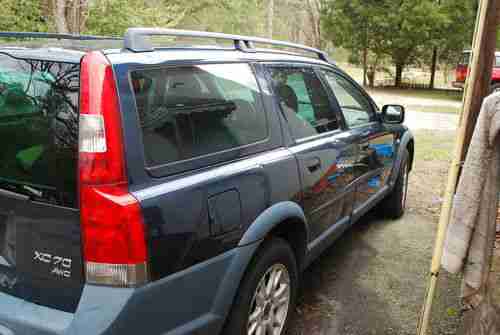 2004 Volvo XC70 Base Wagon 4-Door 2.5L turbo, image 4