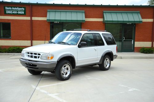 Explorer sport 2 door / 4x4 / new tires / pristine / lowest mileage in country