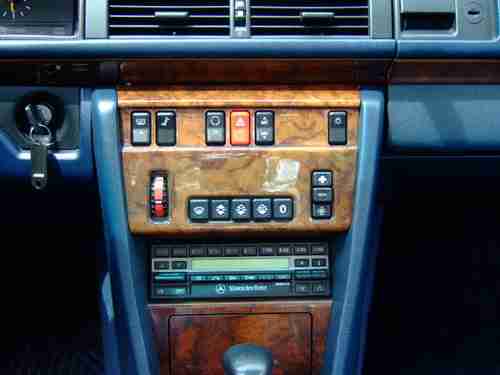 1990 Mercedes-Benz 300CE Convertible Coupe 2-Door 3.0L, image 16