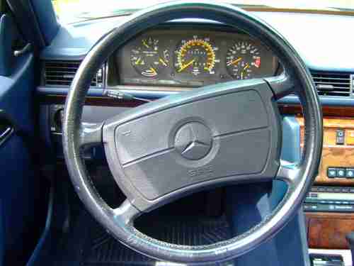 1990 Mercedes-Benz 300CE Convertible Coupe 2-Door 3.0L, image 17