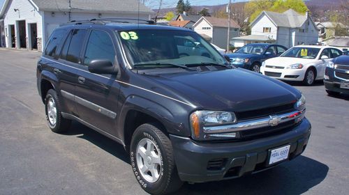 2003 chevrolet trailblazer ls ...no reserve!!