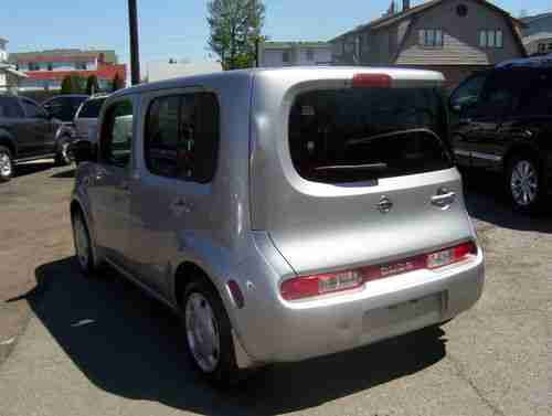 2010 Nissan Cube Base Wagon 4-Door 1.8L, image 3
