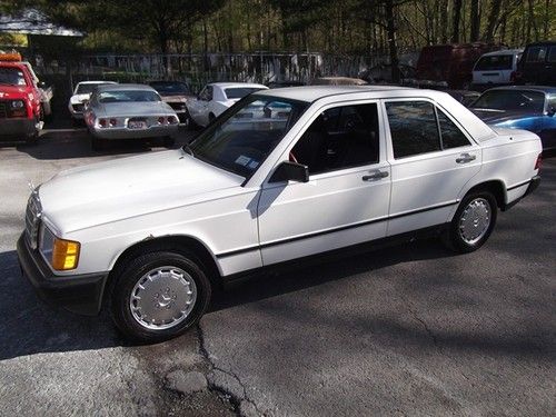 1984 mercedes benz 190e 4dr sedan, loaded w/ options-moon roof, nice orig car