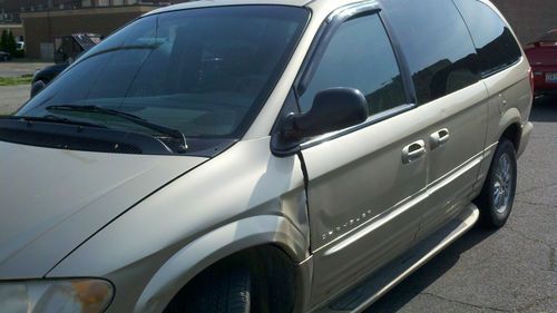 2001 chrysler town &amp; country 196,138 miles have key starts &amp; runs