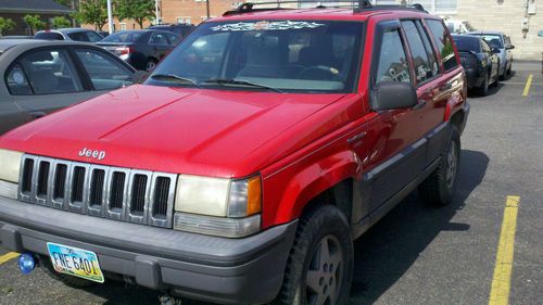 1994 jeep gr cherokee laredo 210,752 miles key:yes starts:yes rebuilt salvage