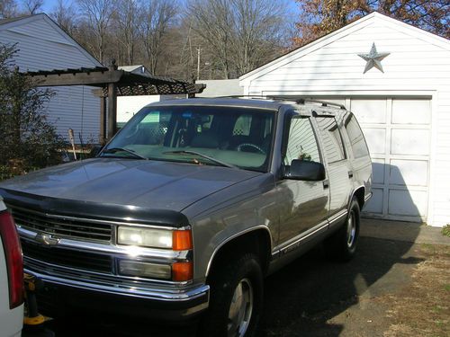 1999 chevrolet tahoe lt sport utility 4-door 5.7l 4 wheel drive suv