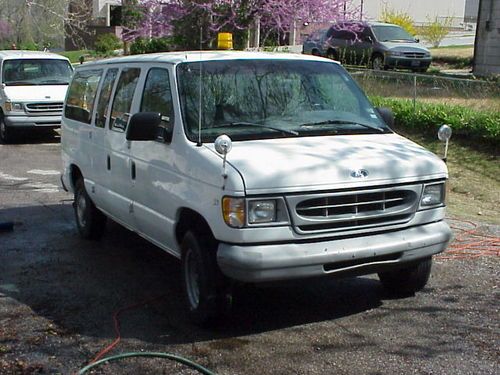 1997 Ford E-250 Econoline Cargo Van 2-Door 5.4L - CNG compressed natural gas, image 9