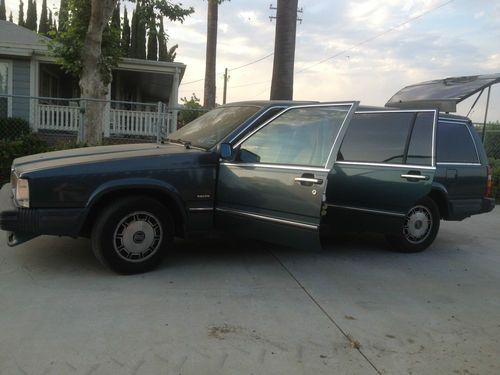 1985 volvo 740 gle sedan 4-door 2.3l