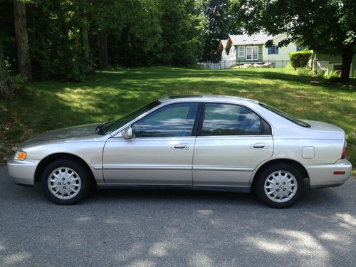 1997 honda accord se sedan 4-door 2.2l - no reserve!!!