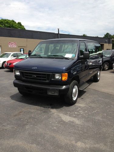 2004 ford e-350 club wagon xl standard passenger van 2-door 5.4l 12 passenger