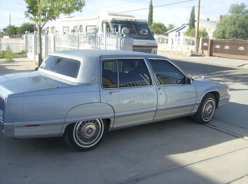 1991 cadillac fleetwood base sedan 4-door 4.9l