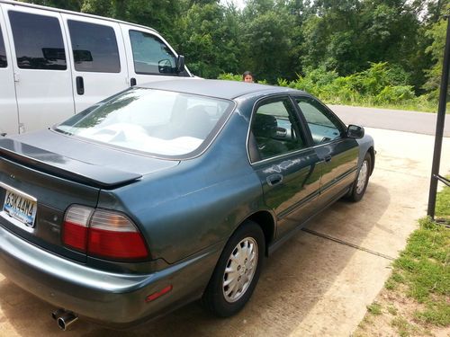 1996 Honda Accord LX Sedan 4-Door 2.2L, US $2,450.00, image 2