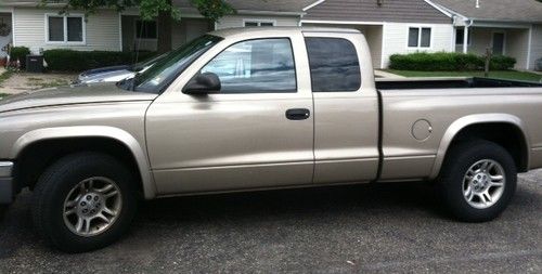 2003 dodge dakota slt pickup ****low mileage***