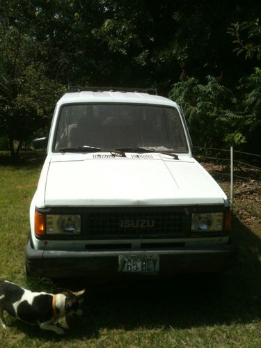 1987 Isuzu Trooper II LS Sport Utility 2-Door 2.3L, image 2
