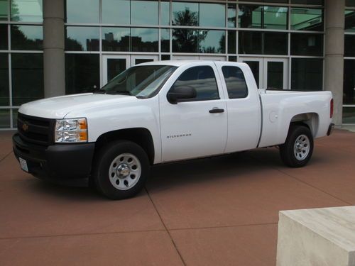 2012 chevrolet silverado 1500 wt extended cab pickup 4-door 4.3l, 2,402 miles!!