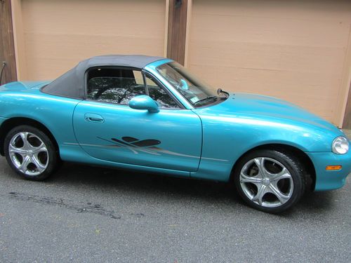 Super clean miata, aftermarket wheels, low mileage