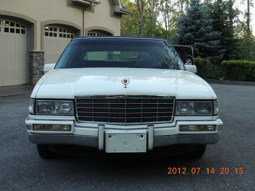 1992 Cadillac DeVille  Sedan 4-Door 4.9L, image 3